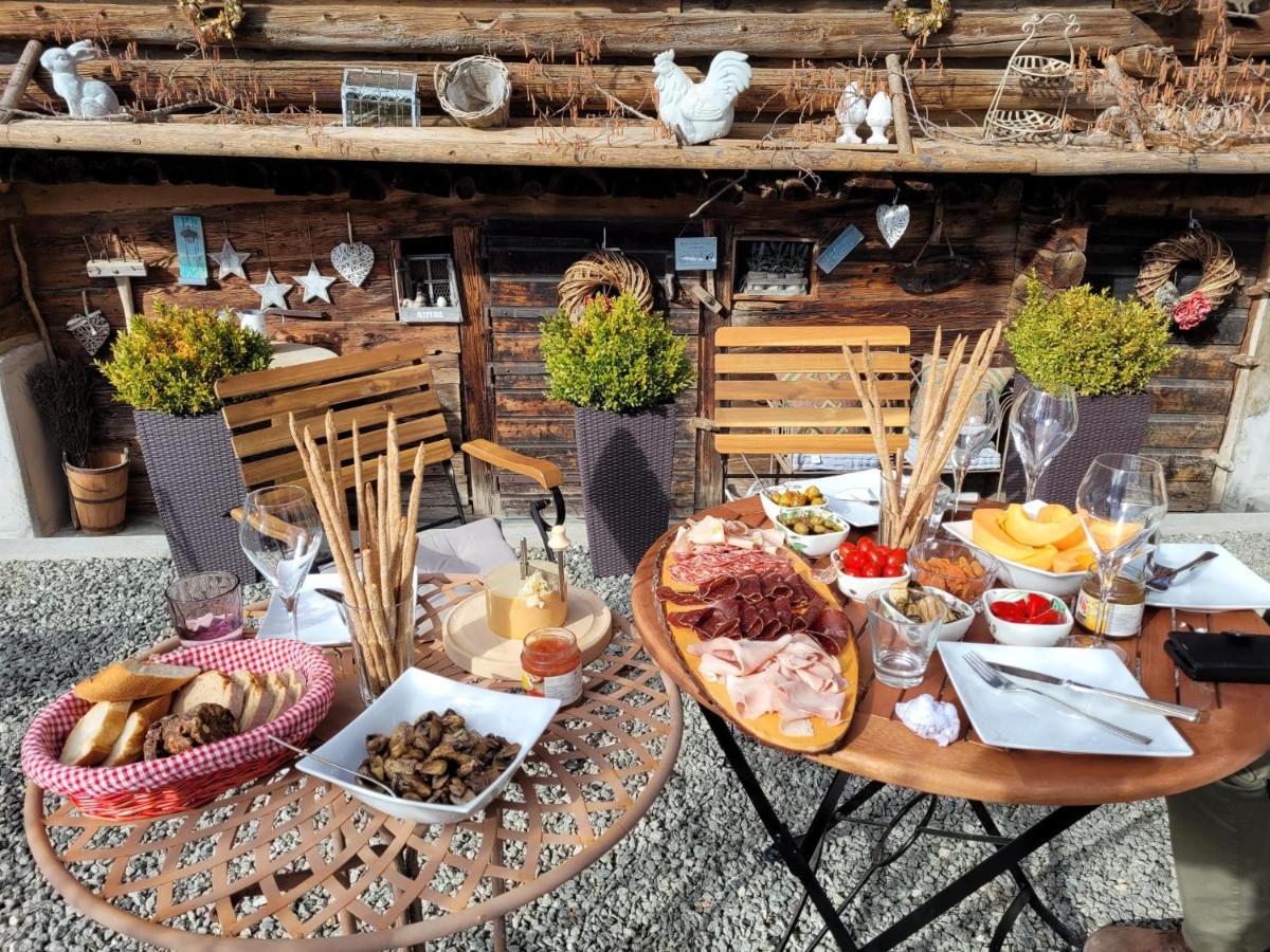 Chesa Prema Bed & Breakfast - Restaurant Disentis Exterior foto