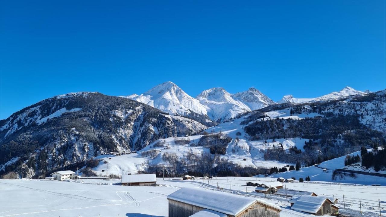 Chesa Prema Bed & Breakfast - Restaurant Disentis Exterior foto